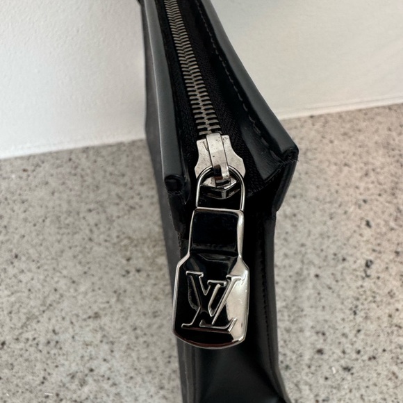 Louis Vuitton Black Pochette Monogram Men's Bag - Picture 7 of 9